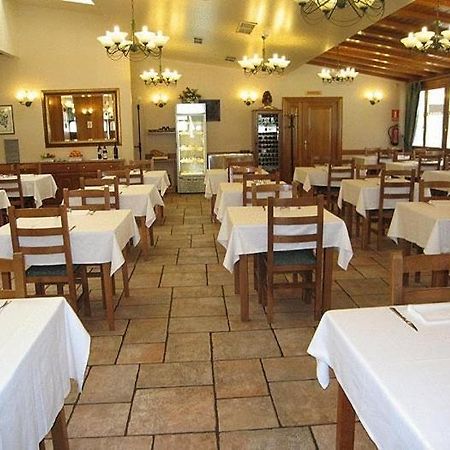 Hostal Lorentxo Olave Buitenkant foto
