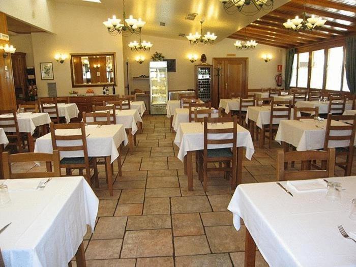 Hostal Lorentxo Olave Buitenkant foto