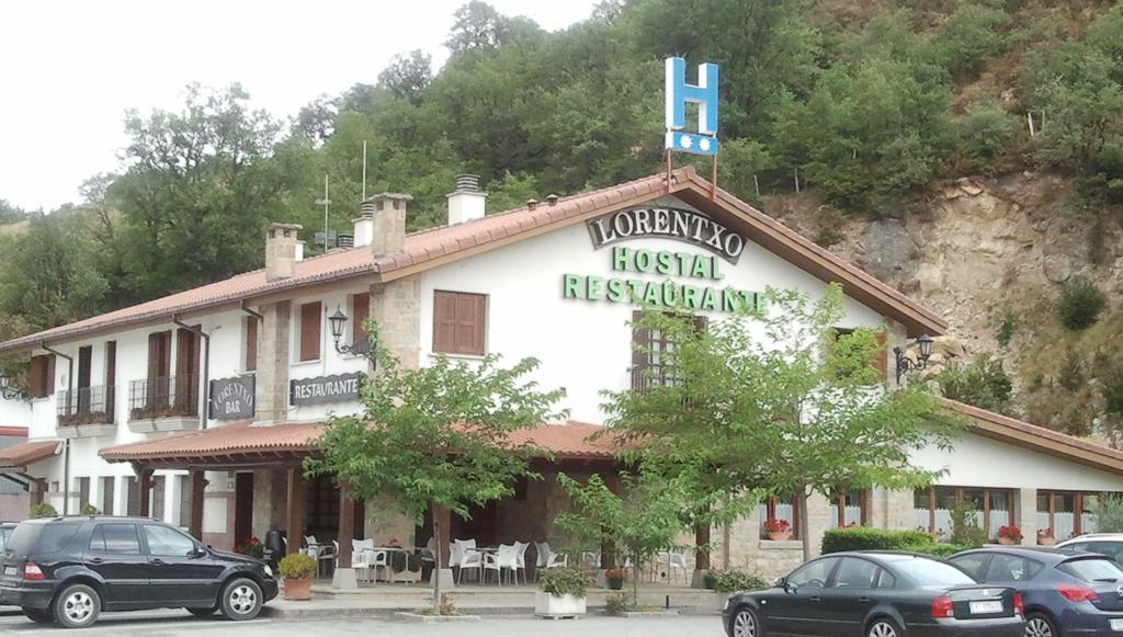 Hostal Lorentxo Olave Buitenkant foto